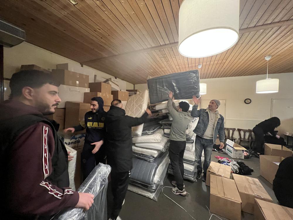 Deprem yardımları toplama 2023 · 34
